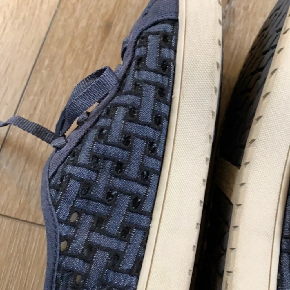 Koolaburra By Ugg Kellen Low Lace Sneaker Blue